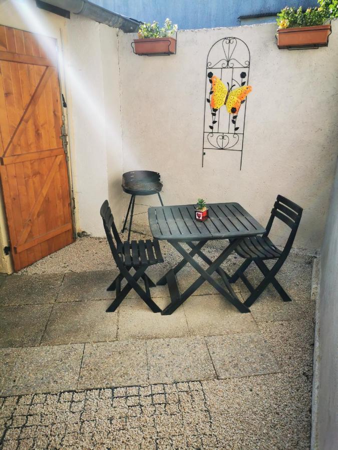 فيلا فيتيلفي Studio Tres Agreable Totalement Independant Dans Maison Avec Cour Sans Vis A Vis المظهر الخارجي الصورة