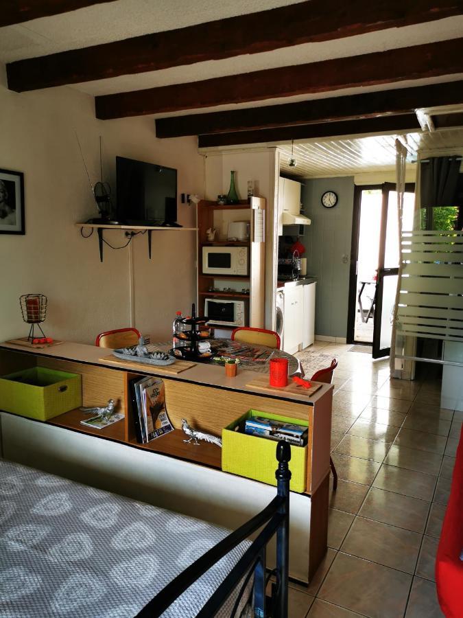 فيلا فيتيلفي Studio Tres Agreable Totalement Independant Dans Maison Avec Cour Sans Vis A Vis المظهر الخارجي الصورة